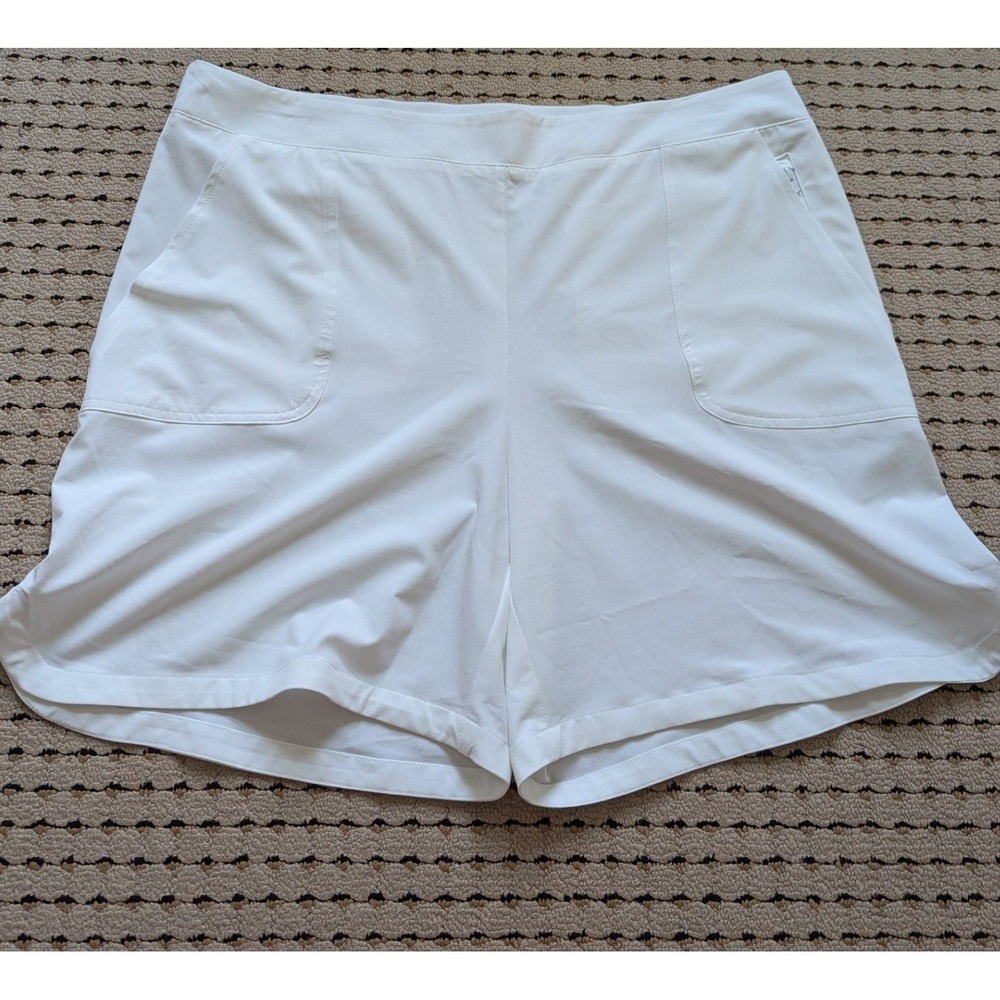 Chicos Zenergy Neema Shorts Sz 3 16 White Pull On Stretch Beach Golf Performance